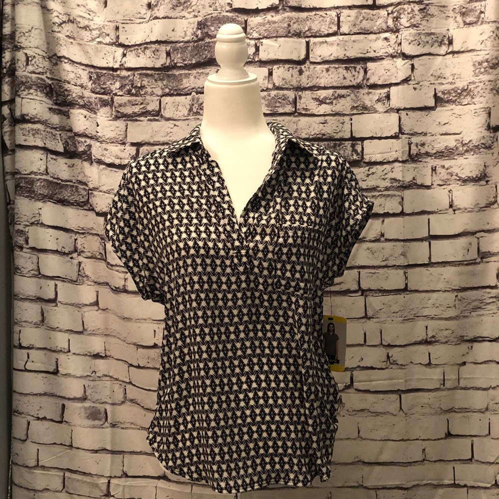 Size small Pleione top